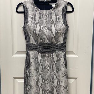 DVF Diane Von Furstenberg Gray Sleeveless Sheath Dress Size 2